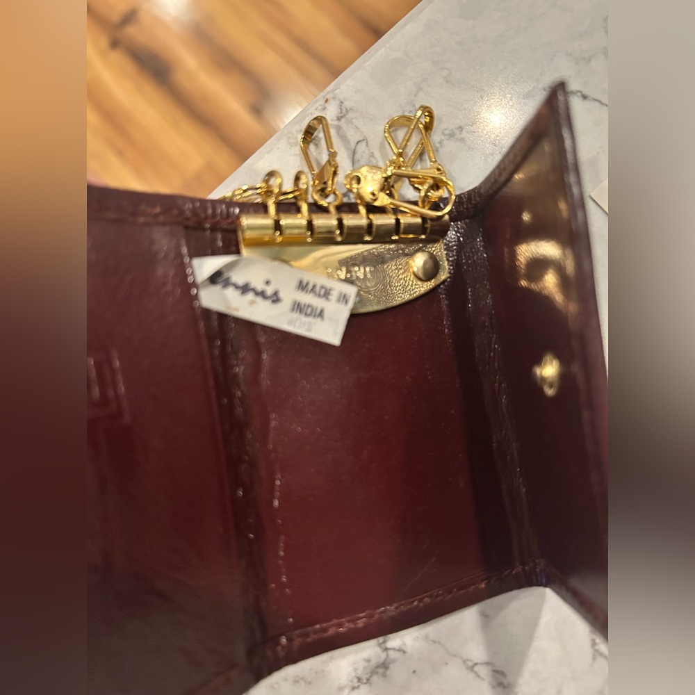 Vintage St Dennis burgundy leather key case model No. 151, featuring 6 hooks - Picture 8 of 12